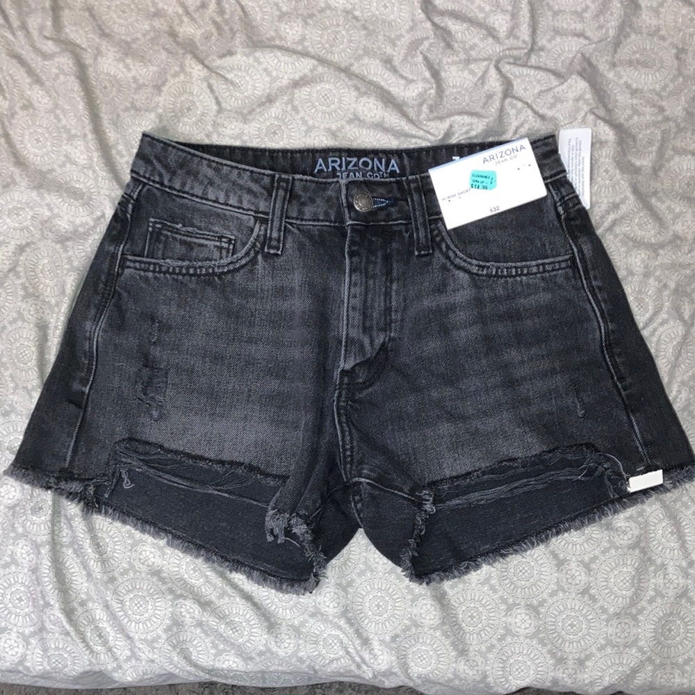 Arizona Jean Short - Black Petal